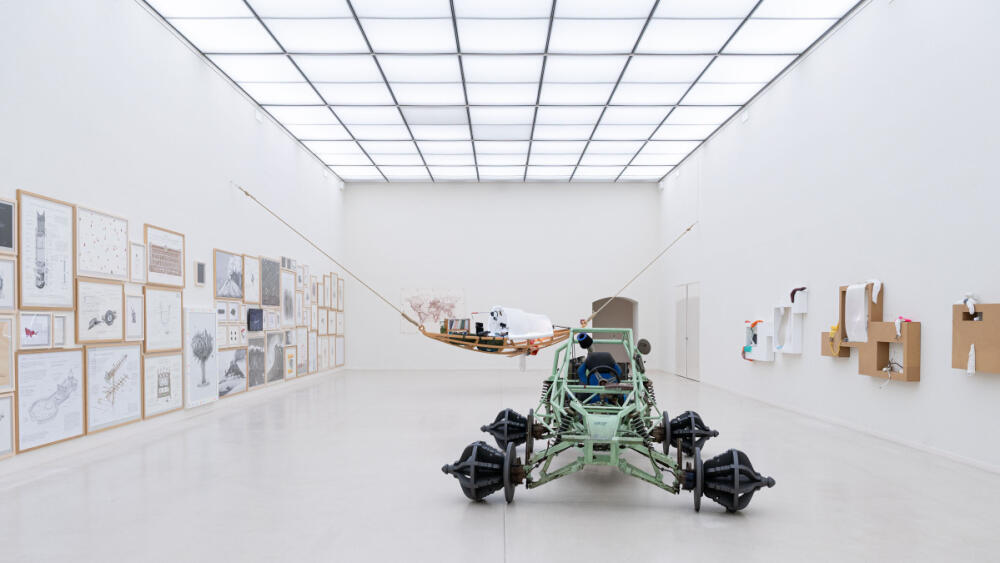 Pohled do výstavy Jiřího Černického, v popředí dílo Vadžraplán z roku 2019, foto: Matěj Kania